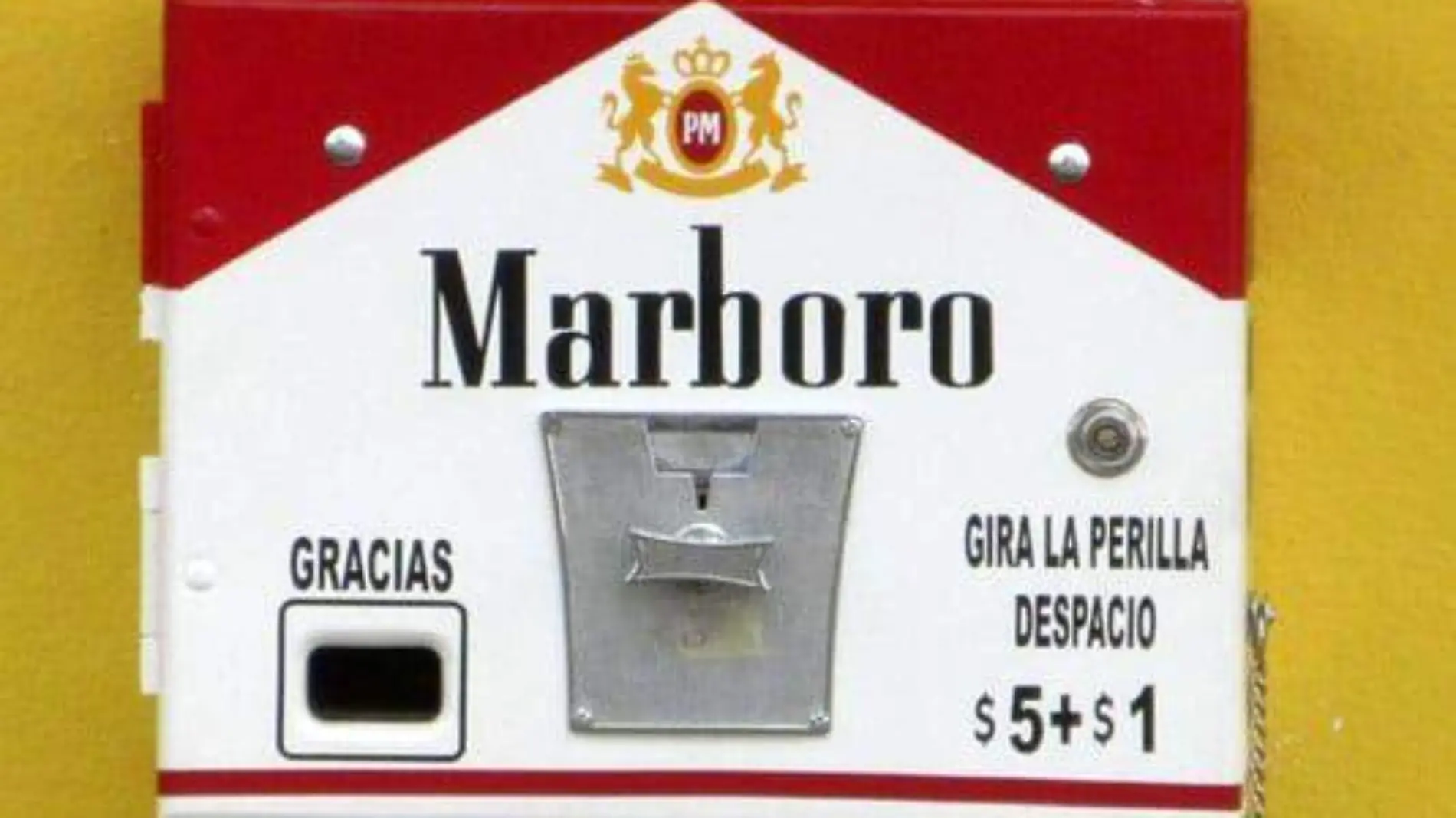 máquina de cigarros